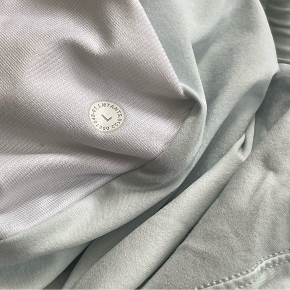 Lululemon Pace Breaker Linerless Short 9” Delicate Mint - Picture 9 of 9